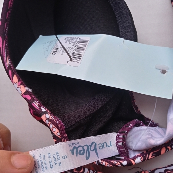 🌺 Rue Bleu by Rue 21  Ruffle Swim Bikini Top. - Picture 10 of 10